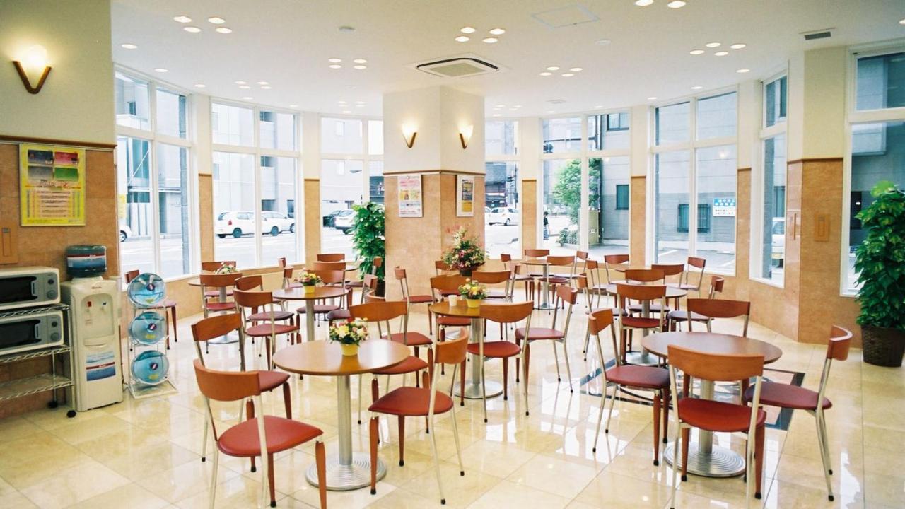 Toyoko Inn Kanazawa-Eki Higashi-Guchi Екстериор снимка