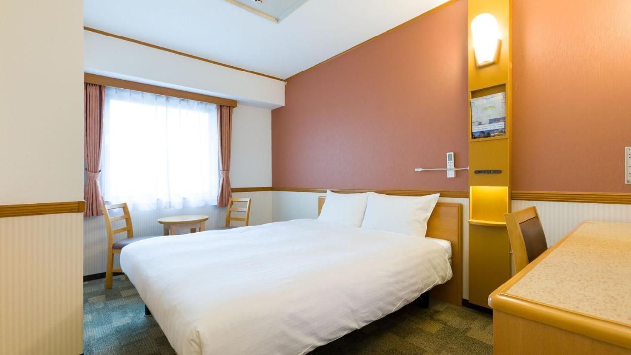 Toyoko Inn Kanazawa-Eki Higashi-Guchi Екстериор снимка