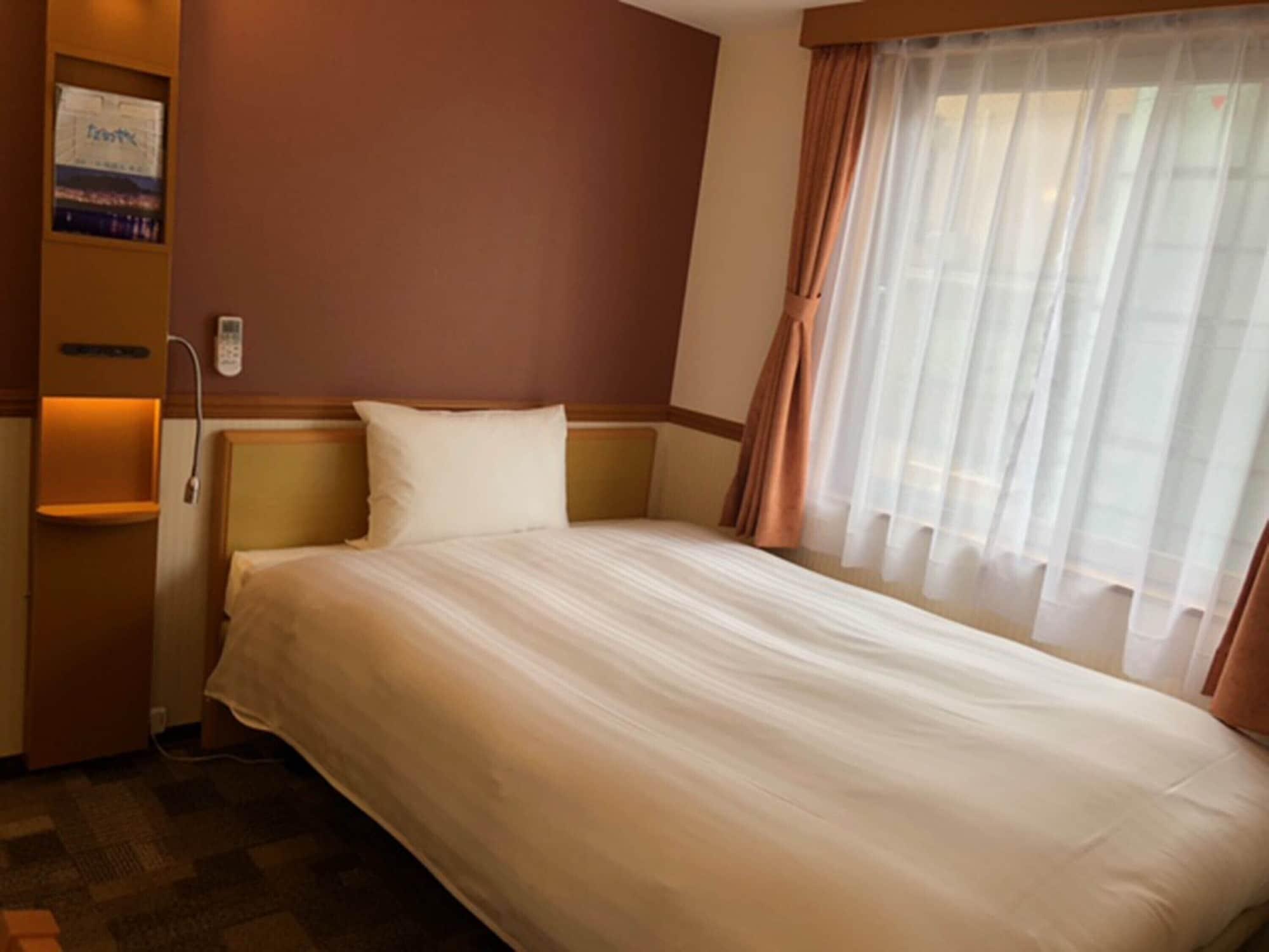 Toyoko Inn Kanazawa-Eki Higashi-Guchi Екстериор снимка