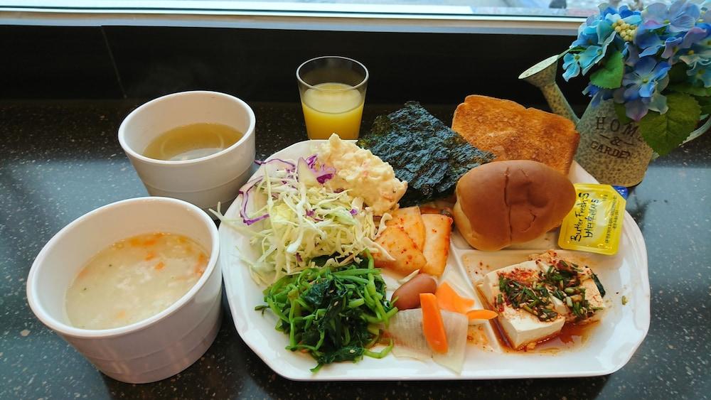 Toyoko Inn Kanazawa-Eki Higashi-Guchi Екстериор снимка